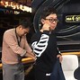 -“NBA如何在数字平台上与年轻观众建立联系？”