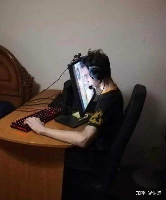 《电竞名场面表情包合集，你最爱哪一张？》的简单介绍